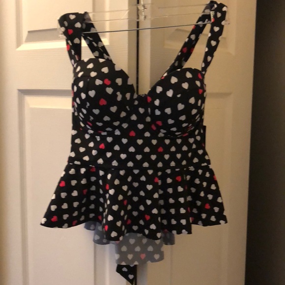 torrid Other - 💥NWT💥 Torrid Heart Print Swim Top
